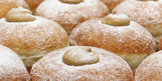 custard-donuts-gusto-bakery
