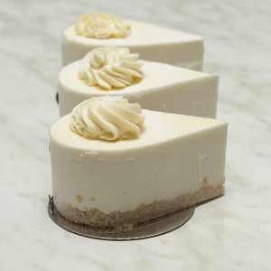 desserts-lemon-cheesecake-individual-gusto-bakery