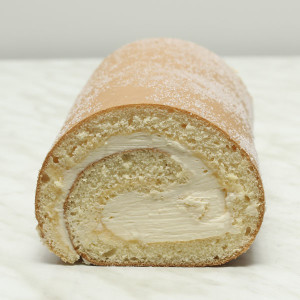 desserts-lemon-cream-roll-roulade-fresh-cream-gusto-bakery (17)