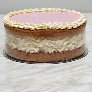 desserts-pink-iced-fresh-cream-sponge-gusto-bakery (1a)