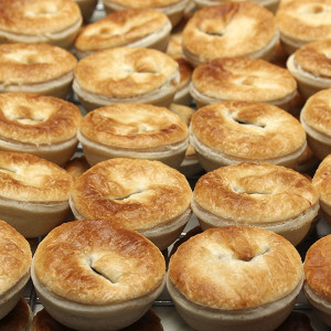 savoury-pie-party-pies-gusto-bakery