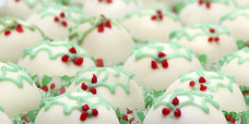 seasonal-christmas-fruit-cake-truffles-gusto-bakery (2)
