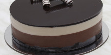 desserts-two-tone-mousse-cake-chocolate-gusto-bakery (1)