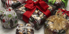 seasonal-christmas-fruit-cake-gusto-bakery