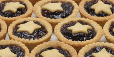 seasonal-christmas-xmas-fruit-mince-tarts-stars-gusto-bakery (1)