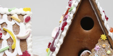 seasonal-christmas-xmas-gingerbread-house-two-gusto-bakery (2)