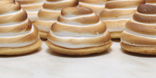 slices-lemon-meringue-tarts-petit-fours-gusto-bakery (4)