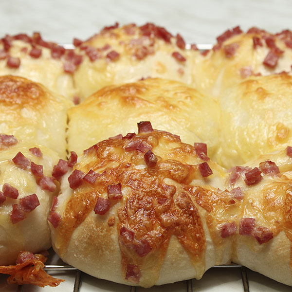 cheese-bacon-rolls-gusto-bakery