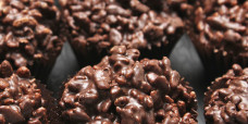 chocolate-crackles-gusto-bakery