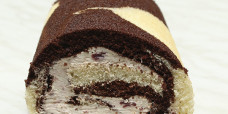 desserts-black-forest-roulade-fresh-cream-roll-gusto-bakery (9)