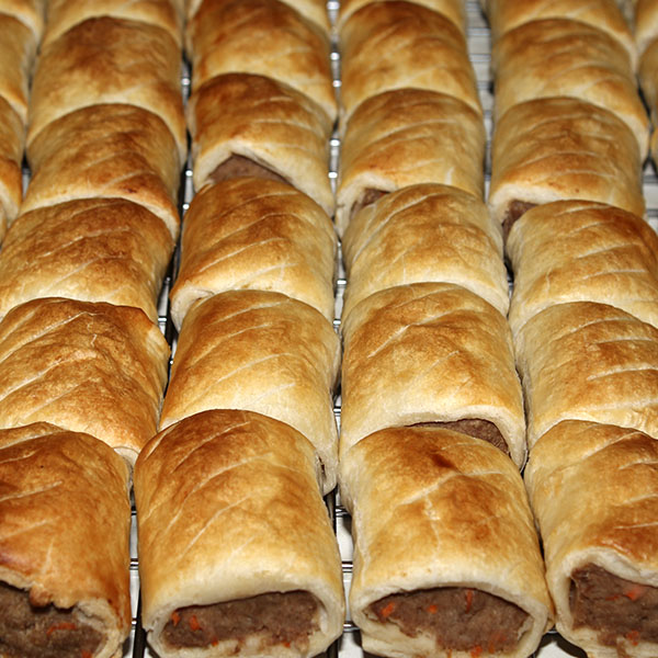 savoury-roll-party-sausage-roll-gusto-bakery