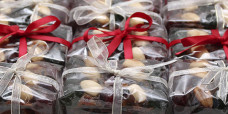 seasonal-christmas-mini-fruit-cake-gusto-bakery (4)