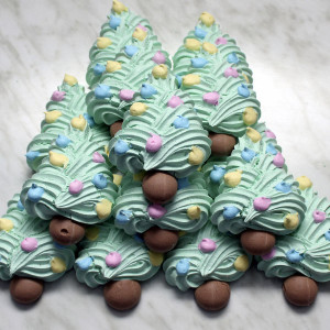 seasonal-christmas-xmas-tree-meringues-gusto-bakery (3)