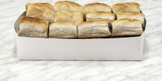 savoury-party-sausage-rolls-24-gusto-bakery